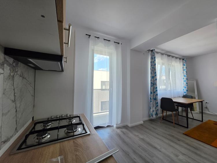 Apartament cu 2 camere semidecomandat în 1 Decembrie