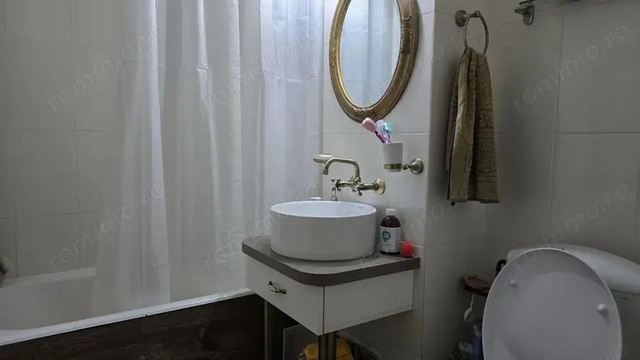 Apartament cu 3 camere decomandat în Zarand