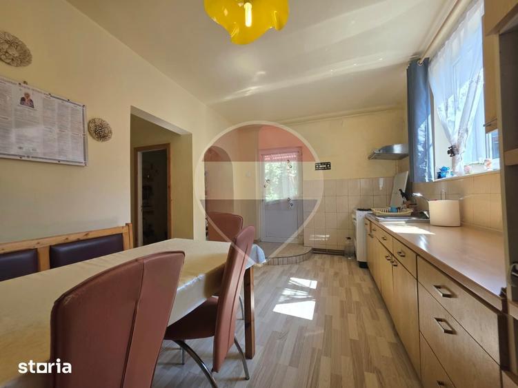 Casa cu priveli?te frumoasa ?i curte proprie-strada Anton Pann Medias - 15