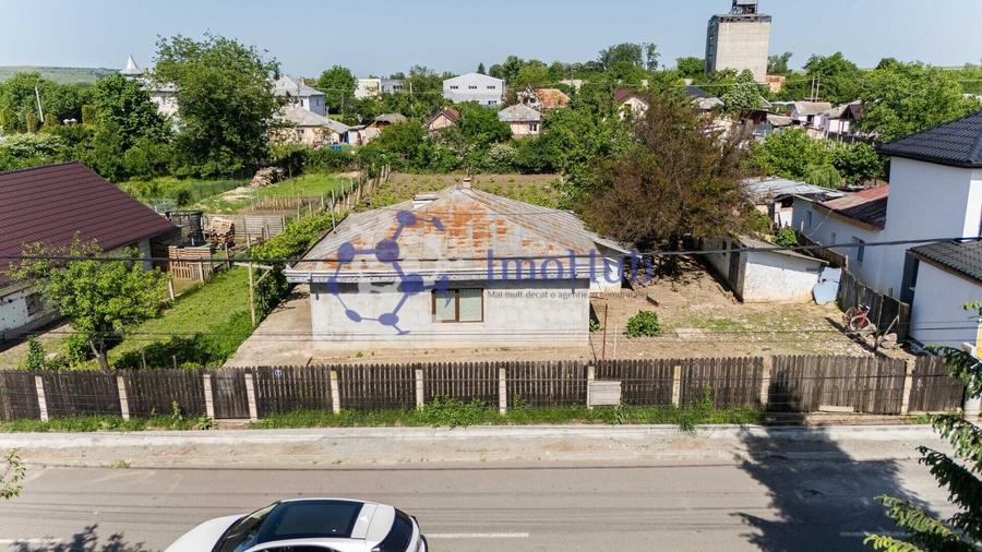 Casă individuală cu 2 camere cu Canalizare în Central