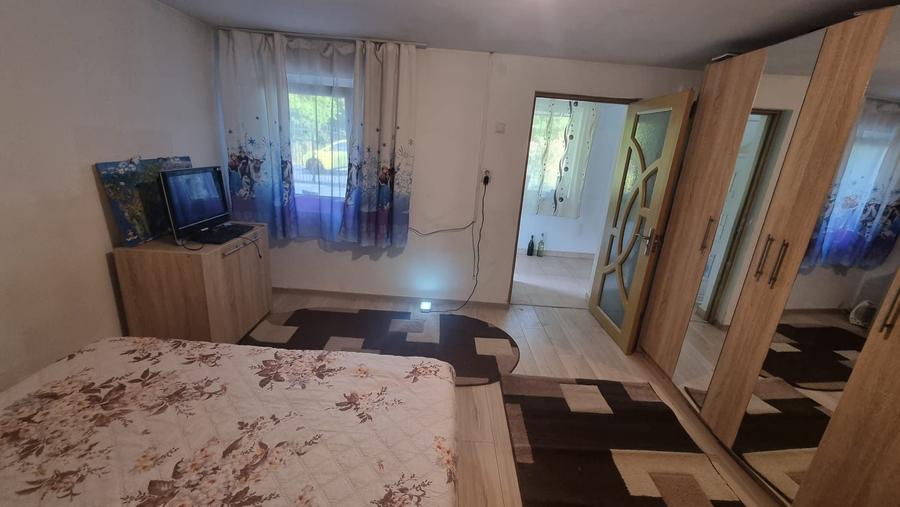 Casă cu 2 camere cu Teren 200 Mp în Central