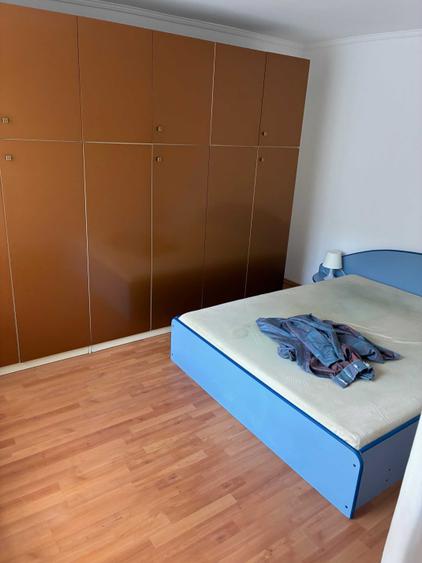 Casă cu 4 camere decomandat cu Teren 450 Mp în Între Lacuri