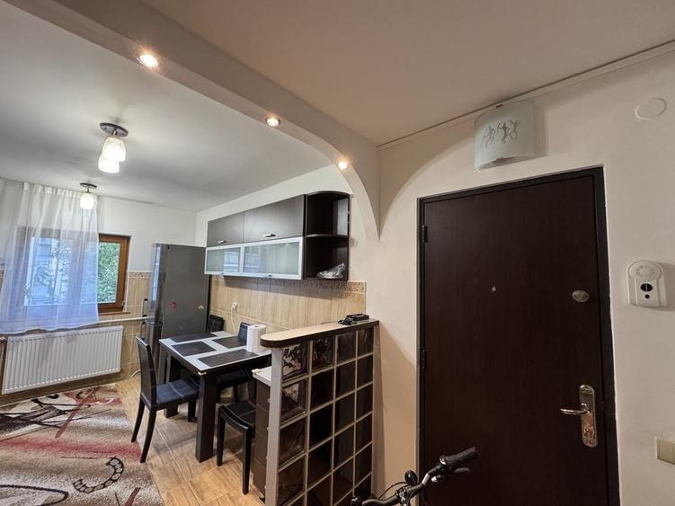 Apartament cu 3 camere decomandat în Mărăști