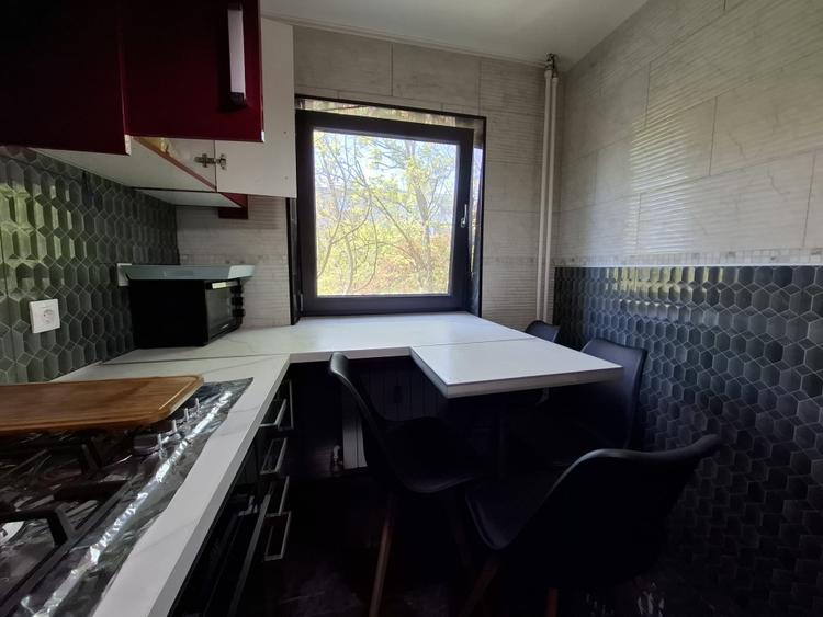Apartament cu 2 camere semidecomandat, mobilat în City Park Mall