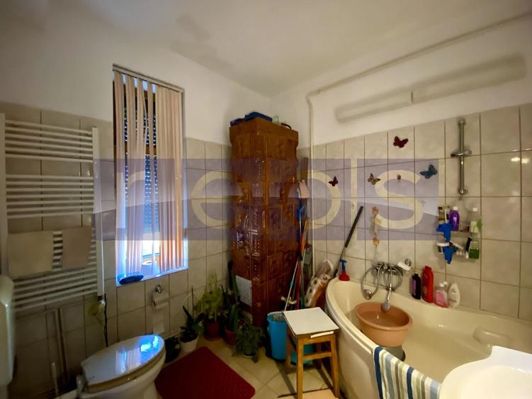 Apartament cu 3 camere decomandat, mobilat în Sebastian