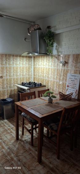 Apartament cu 4 camere decomandat în Preajba Mare