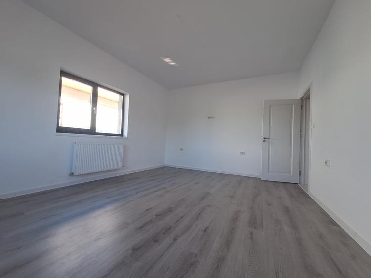 Duplex cu 4 camere cu Teren 417 Mp în Giarmata