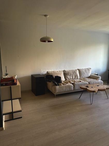 Inchiriez apartament 2 camere + loc de parcare subteran