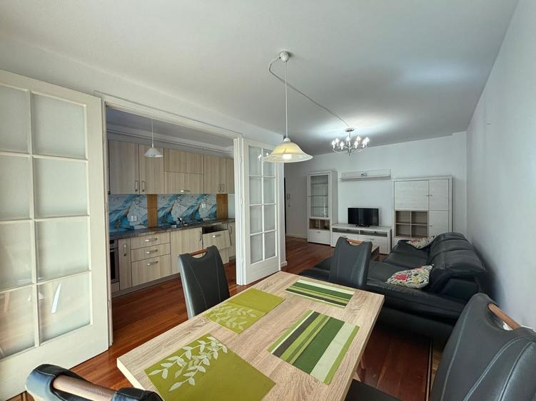 Apartament cu 3 camere decomandat, mobilat în Lazaret
