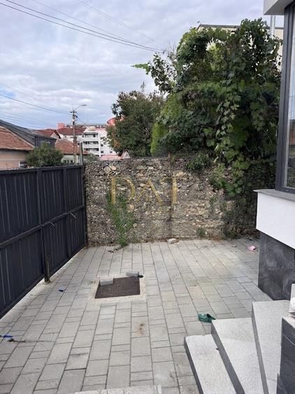 Duplex cu 3 camere cu Canalizare în Între Lacuri