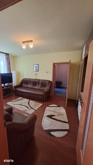 Apartament cu 2 camere semidecomandat în Săsar
