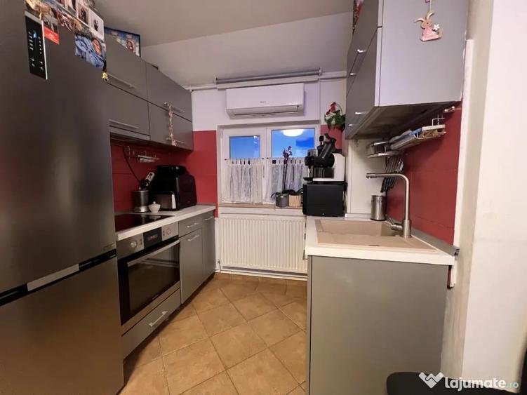 Apartament cu 3 camere decomandat în Central