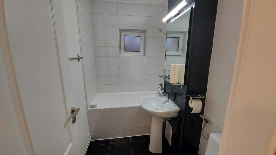 Apartament cu 2 camere decomandat în Exterior Vest