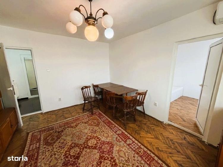 Apartament cu 3 camere decomandat în Nicolae Titulescu
