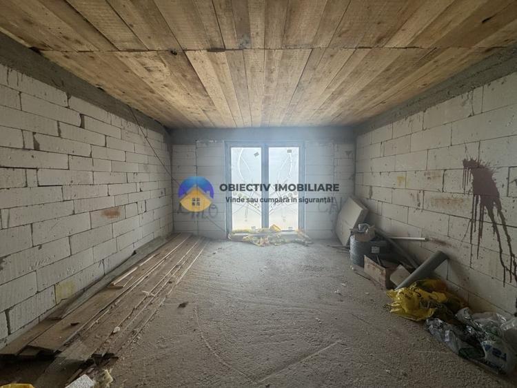 Casă individuală cu 4 camere cu Teren 953 Mp în Gura Văii