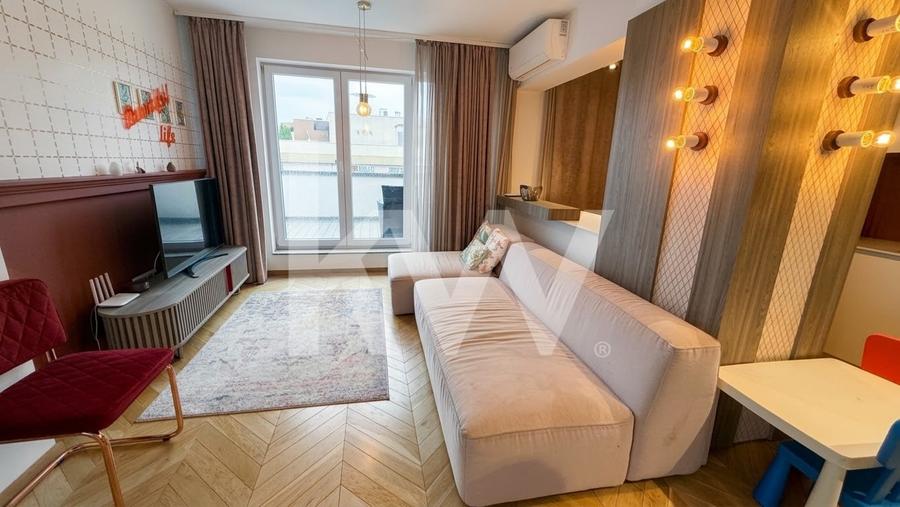 Apartament cu 4 camere decomandat, mobilat în Tractorul