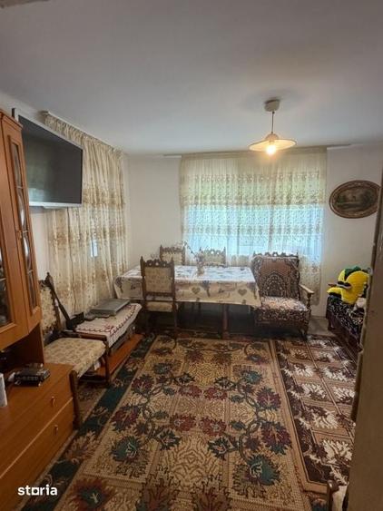 Casă cu 4 camere cu Teren 250 Mp în Podari