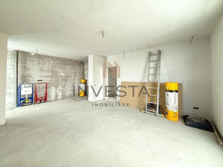 Penthouse cu 4 camere semidecomandat în Europa