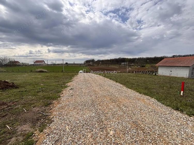 Teren de 500 mp, în Păușa
