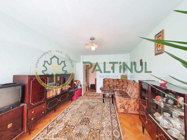 Apartament cu 4 camere decomandat, mobilat în Mihai Viteazul