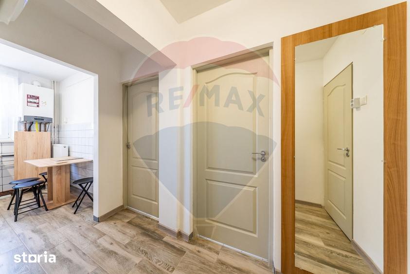 Apartament cu 2 camere decomandat în Romanilor