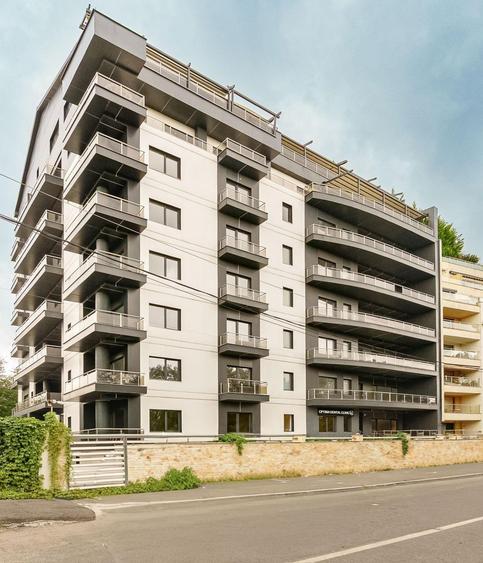 Apartament cu 4 camere decomandat în Herăstrău
