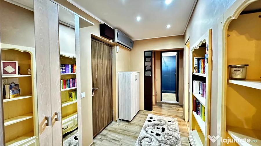 Apartament cu 3 camere decomandat în Far