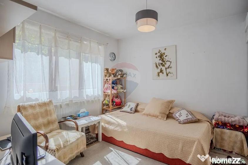 Casă cu 7 camere cu Teren 953 Mp în Colonia 1 Mai