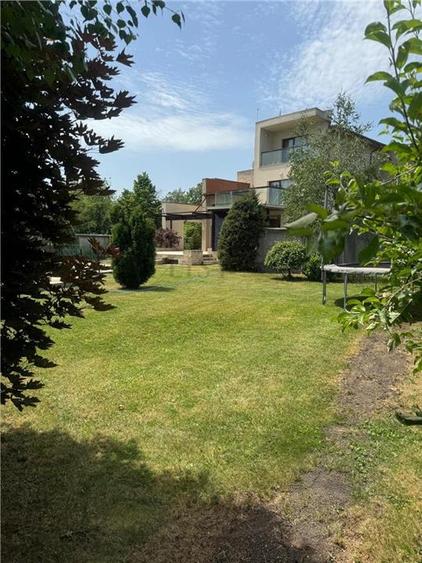 Casă individuală cu 6 camere cu Piscina în Păulești