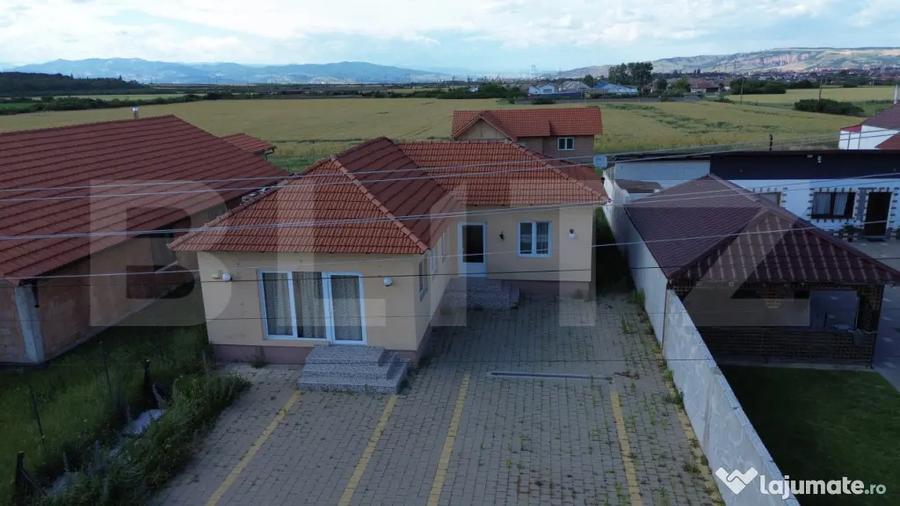 Casă cu 3 camere cu Teren 383 Mp în Petrești
