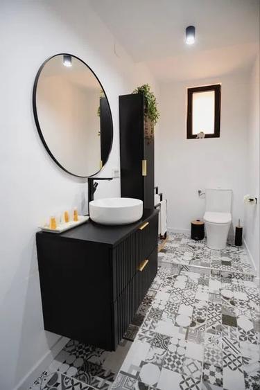 Apartament cu 2 camere semidecomandat, mobilat în Centrul Istoric