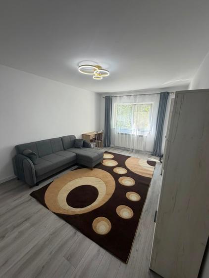 Apartament cu 2 camere decomandat în Nicolina