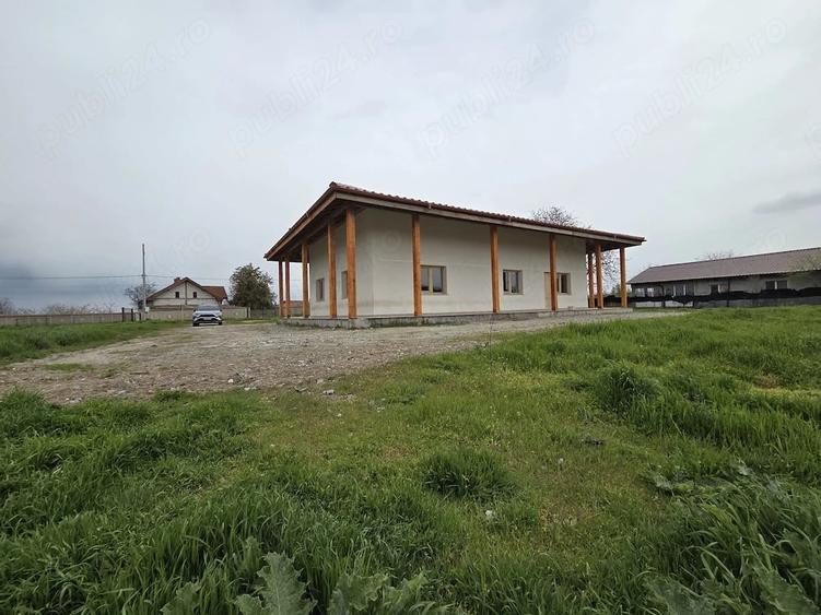 Casă cu Teren 1400 Mp în Agighiol
