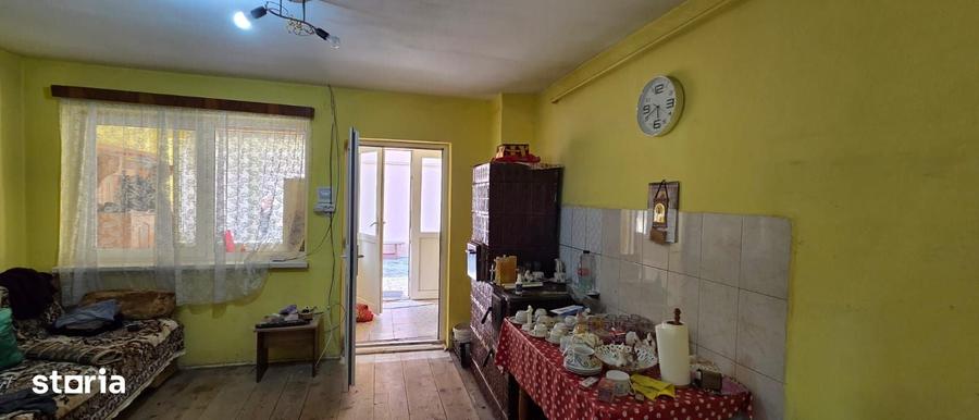 Casă cu 3 camere cu Teren 900 Mp în Central