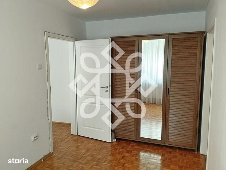 Apartament cu 3 camere semidecomandat în Rogerius