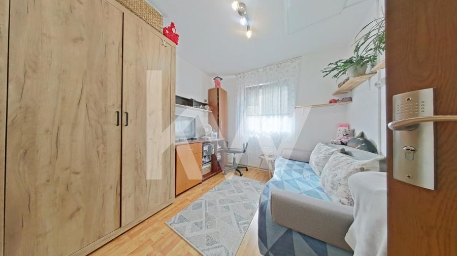Apartament cu 3 camere nedecomandat, mobilat în Florilor