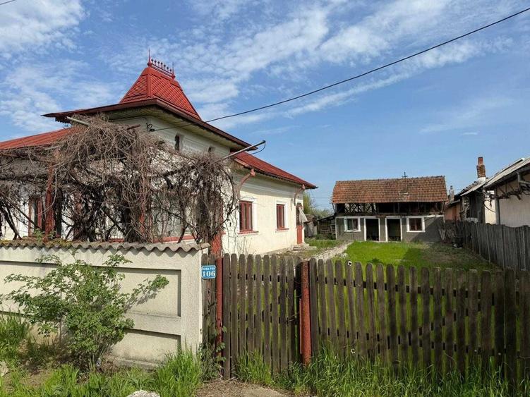 Casă cu 4 camere în Gura Foii