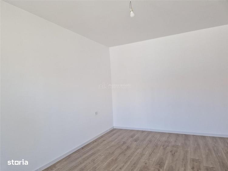 Casă cu 4 camere în Ungureni