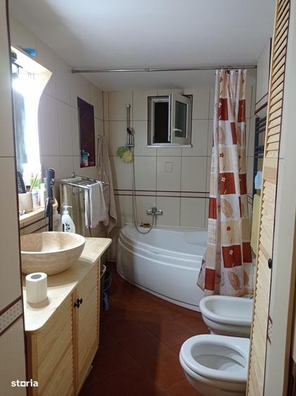 Casă cu 4 camere în Lazaret