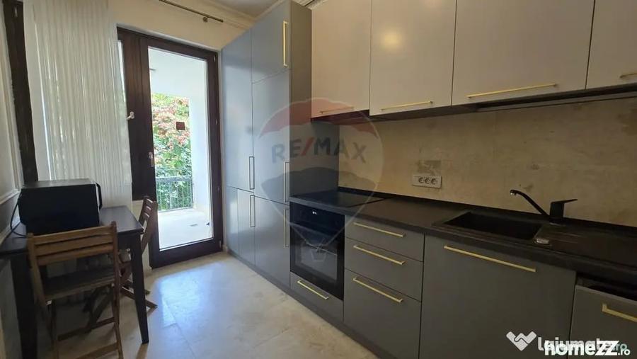 Apartament cu 3 camere semidecomandat în Grădina Icoanei