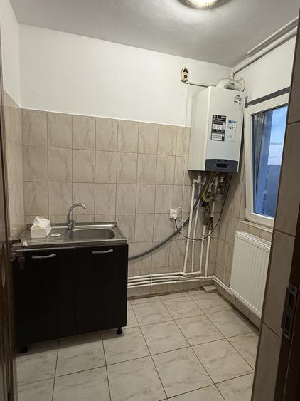 Garsonieră decomandată în Central