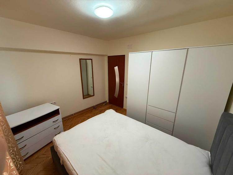 Apartament cu 3 camere semidecomandat în Ampoi 1