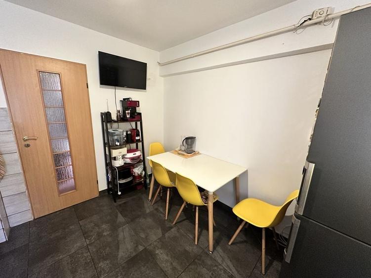 Apartament cu 2 camere decomandat în Exterior Vest