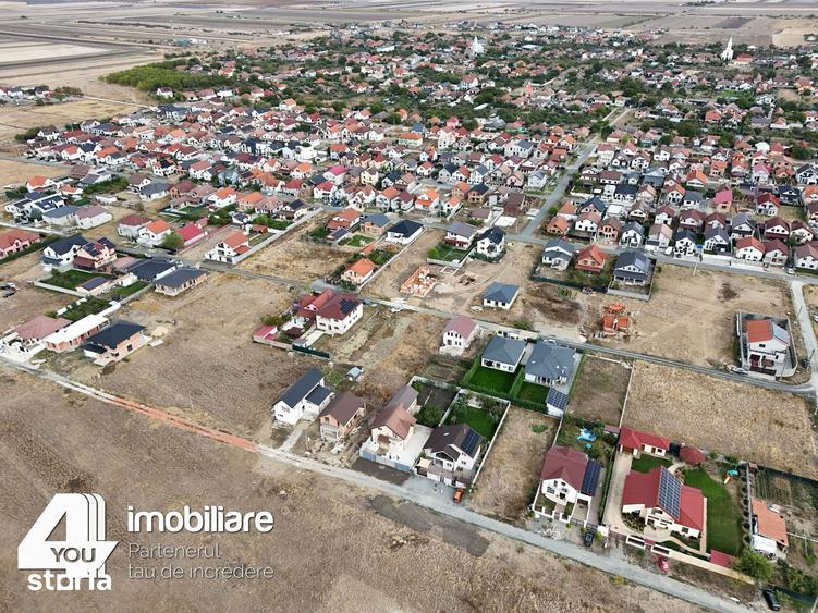 Teren de 600 mp, în Livada
