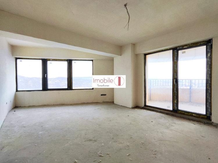 Penthouse cu 4 camere decomandat în Mănăștur
