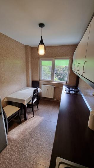 Apartament cu 3 camere semidecomandat, mobilat în 1 Decembrie 1918