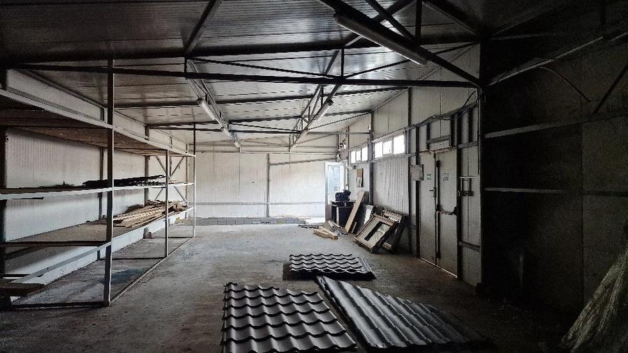 Spațiu comercial, de 283 mp, în Petros