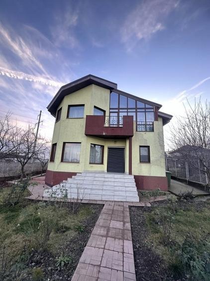 Casă individuală cu 4 camere cu Canalizare în Brănești