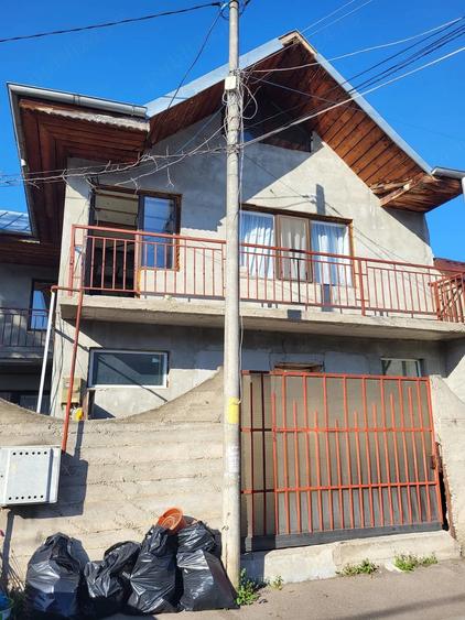 Casă cu Teren 220 Mp în Rahova