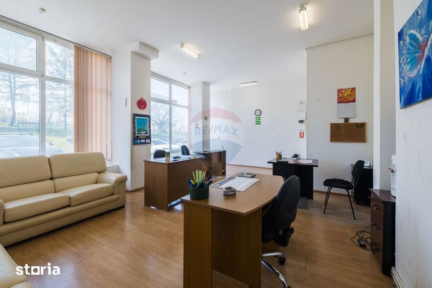 Spațiu comercial, de 38 mp, în Tractorul